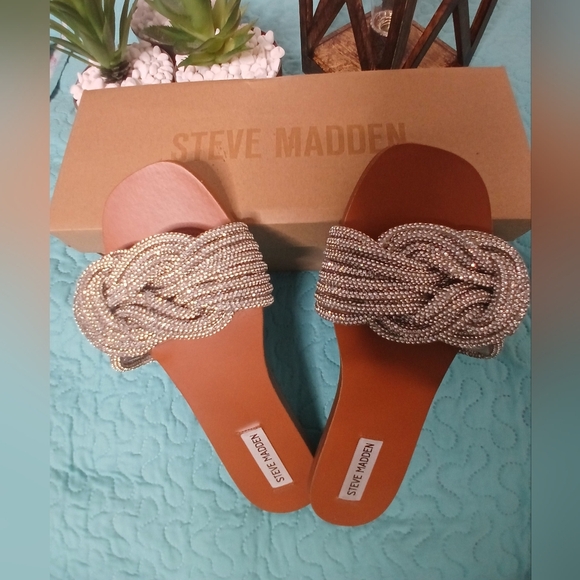 Steve Madden Silver Sandals Elegant Summer Style - Picture 5 of 8